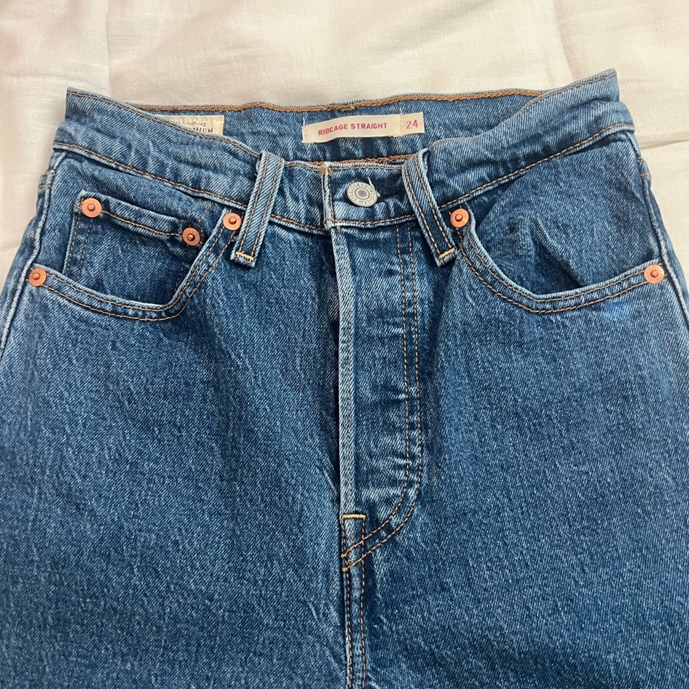 Levi’s Wedgie Straight jeans